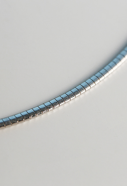 아르겐 - 레귤러 핏 스네이크 2.5mm 실버925 은 체인 뱀줄 목걸이